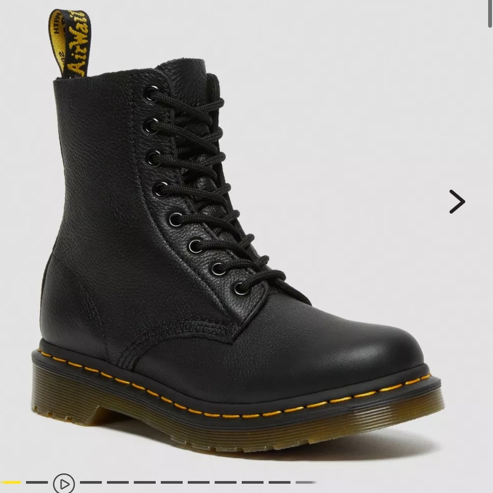 Dr. Martens Black Lace-Up Leather Boots 1460 Pascal Virginia NEW in box